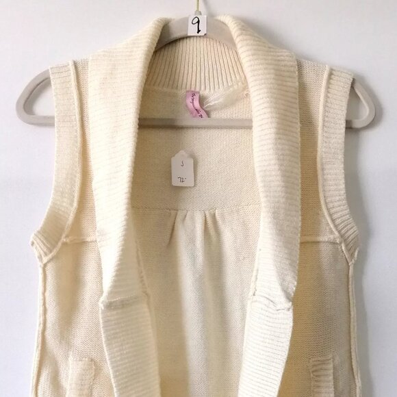 The Impeccable Pig Women's Ivory Open Front Pockets Crochet Vest Size Small - Picture 2 of 7